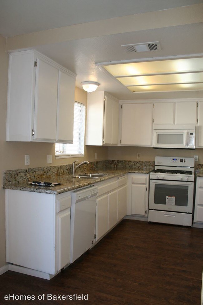 Building Photo - 2663 Sunny Ln