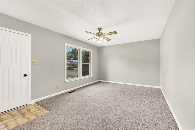 Foto del edificio - 3104 Spring Creek Ct