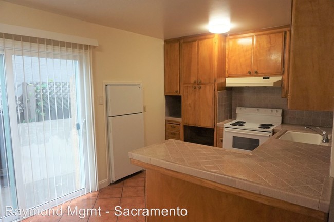 Foto del edificio - 5981 Lake Crest Way