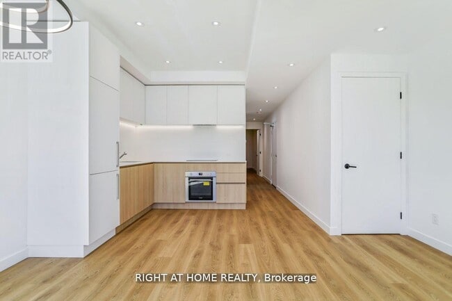 Building Photo - 1086 St Clair Ave W