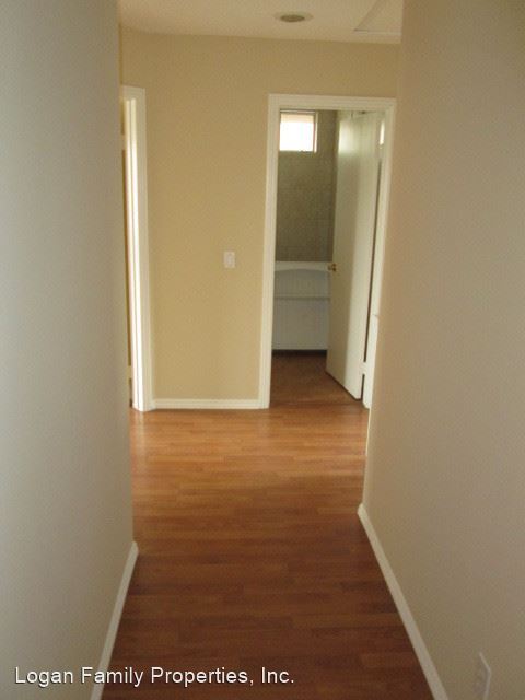 Building Photo - 4 br, 2.5 bath House - 2208 Willow Creek C...