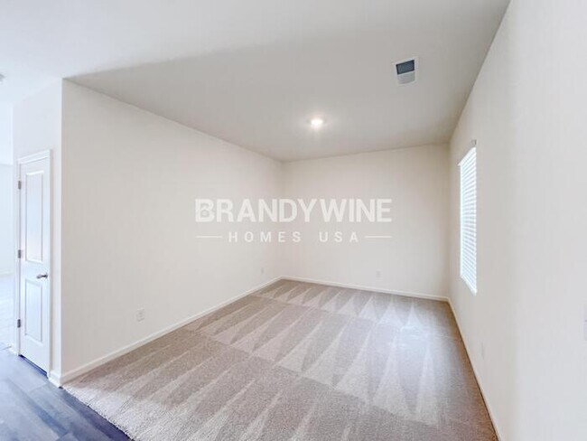 Foto del edificio - 7625 Saffron Ave