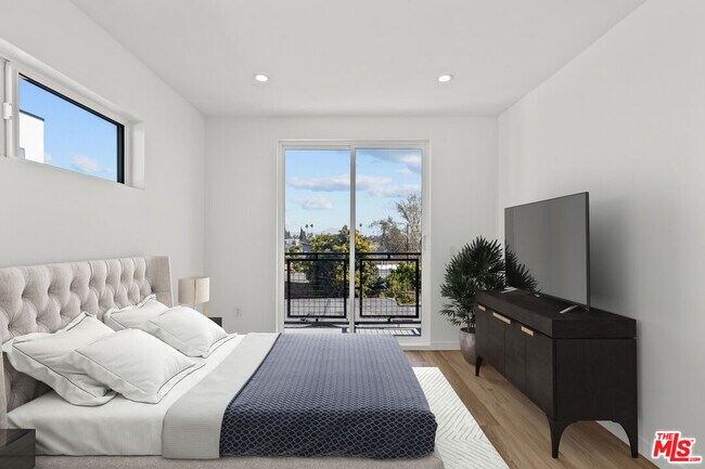 Foto del edificio - 2919 Burnside Ave