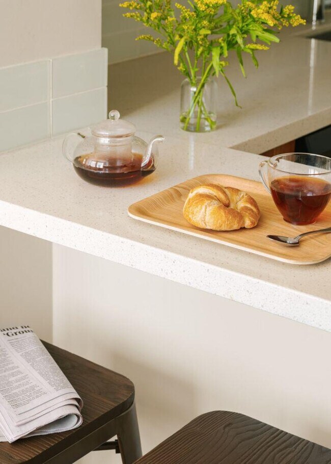 Building Photo - 925 Common St