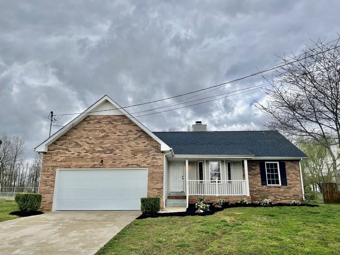 1298 Archwood Dr, Clarksville, TN 37042 House Rental in Clarksville
