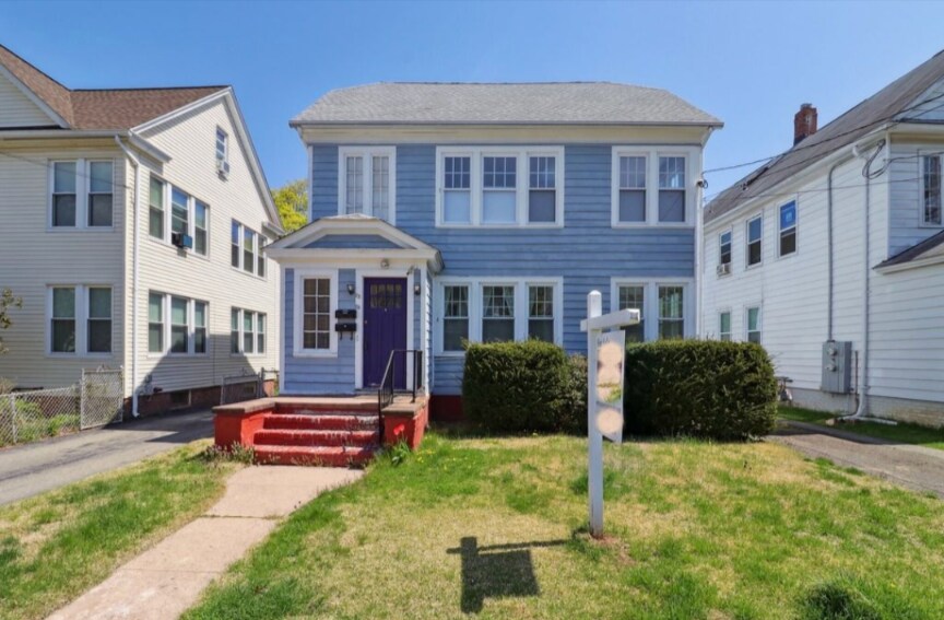 25 St Unit Upstairs, Hamden, CT 06517 Apartments in Hamden