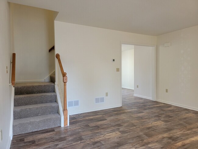 Foto del edificio - 49 Clover Ct