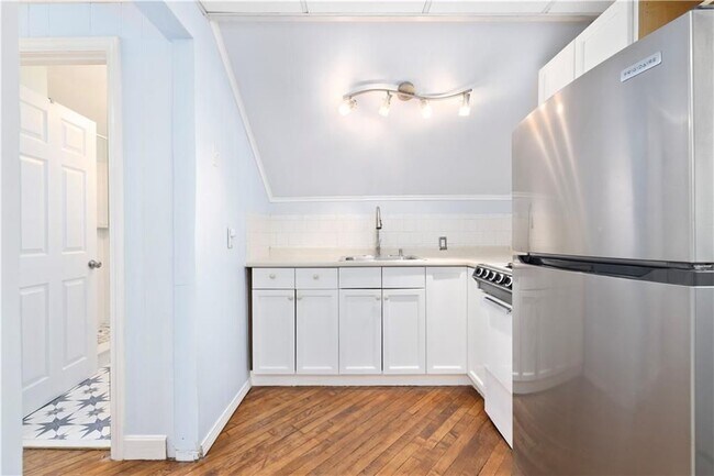 Foto del edificio - 4 Rego Rd