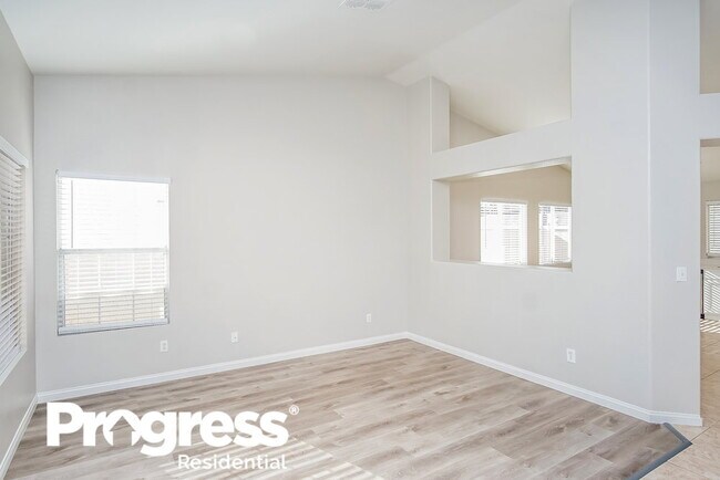Foto del edificio - 9633 Crystal Ridge Rd
