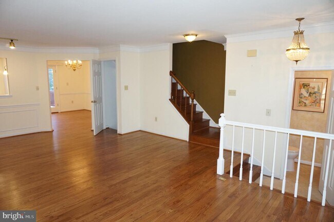 Building Photo - 332 Lynn Manor Dr