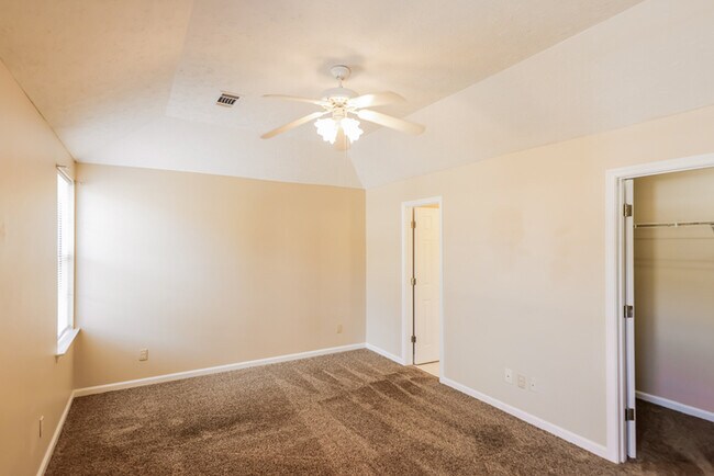 Foto del edificio - 6355 Sandy Ridge Curv