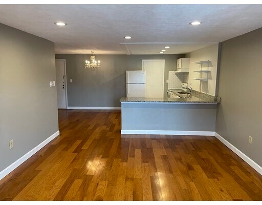 Building Photo - 200 Governors Dr