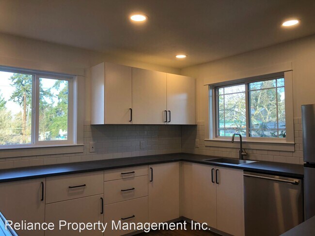 Building Photo - 3 br, 2 bath House - 4563 NE 47th Ave