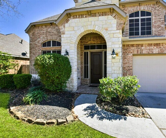 Building Photo - 23426 Millbrook Dr