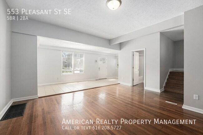 Foto del edificio - 553 Pleasant St SE