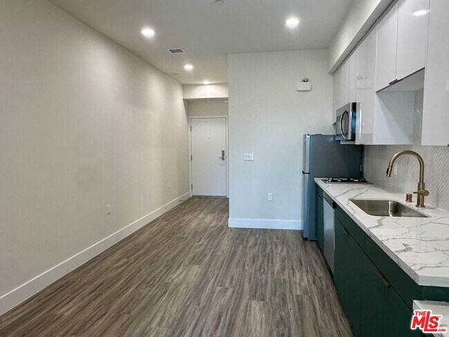 Foto del edificio - 1037 Dewey Ave