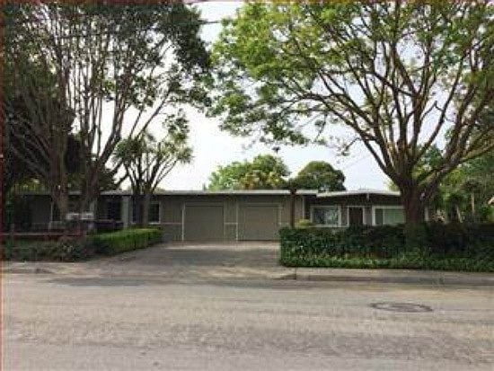 Building Photo - 195 Murlagan Ave