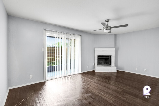 Building Photo - 6812 S Congress Ave