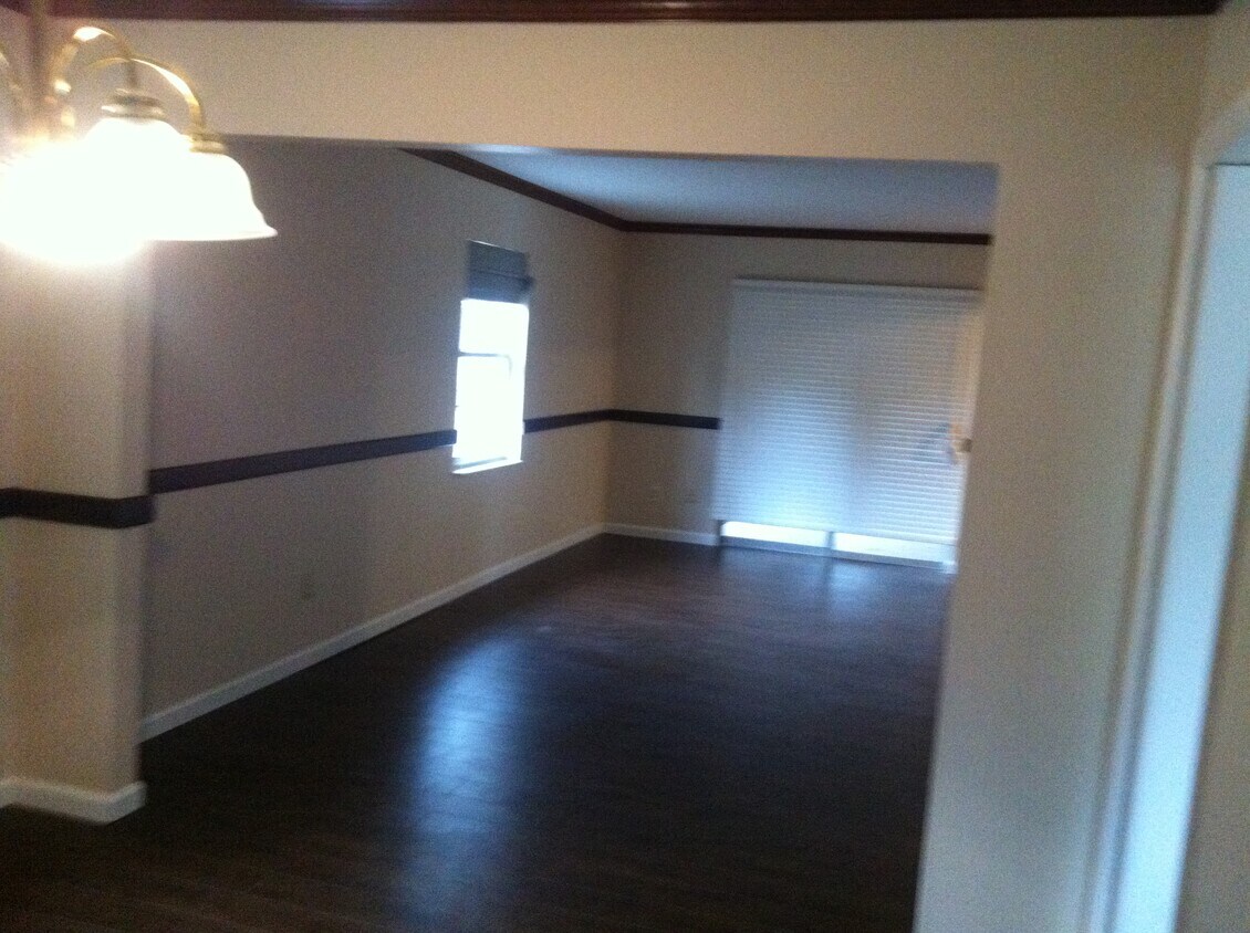 Primary Photo - 1070 Cedargate Dr