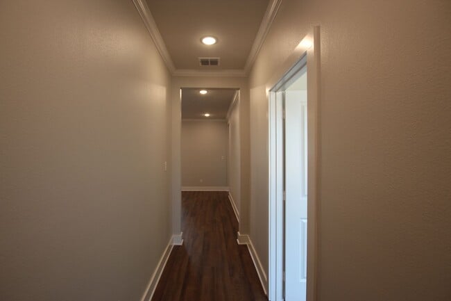 Foto del edificio - Luxury 3 Bedroom 2 Bath Townhomes in Bullard ISD!
