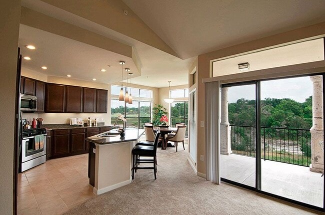 Foto del edificio - 12600 Avery Ranch Blvd