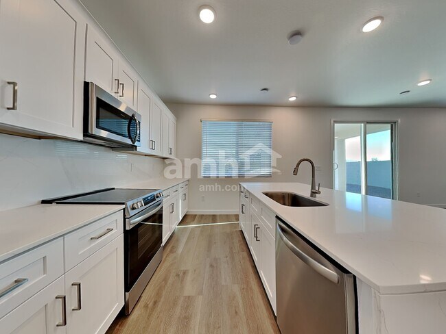 Foto del edificio - 9817 W Parkway Dr