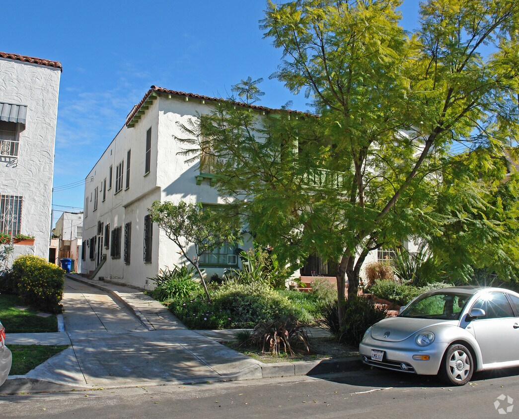 Building Photo - 320 N Spaulding Ave