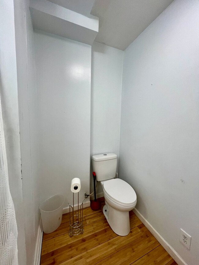 Building Photo - Charming 3-Bedroom Home in Fairbanks / Pet...