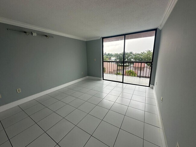 Foto del edificio - 7040 SW 24th St