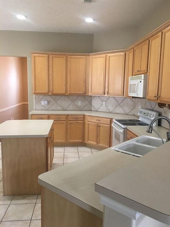 Building Photo - 13815 Pickford Knolls Dr