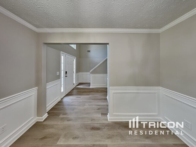 Building Photo - 605 Highpoint Way