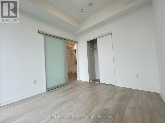 Building Photo - 634 Church St