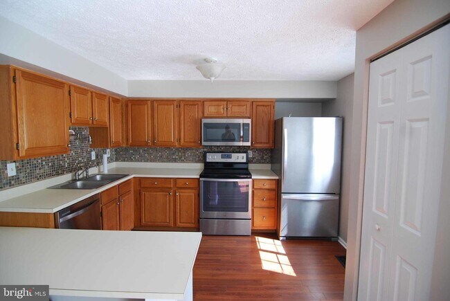 Foto del edificio - 3338 Raccoon Ct