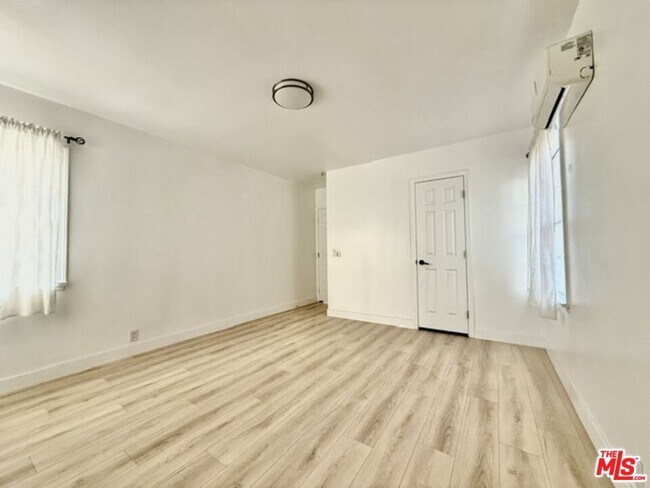 Foto del edificio - 1219 N Azusa Ave
