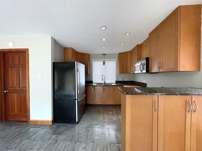 Building Photo - Great home near Jordan Lake  on Acreage! I...