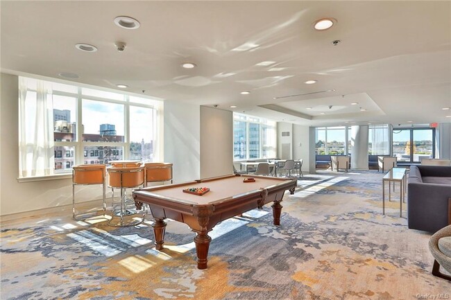 Billard room - 1 Renaissance Sq