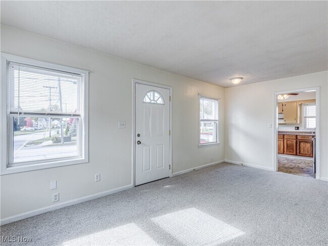 Foto del edificio - 2703 Oakwood Dr