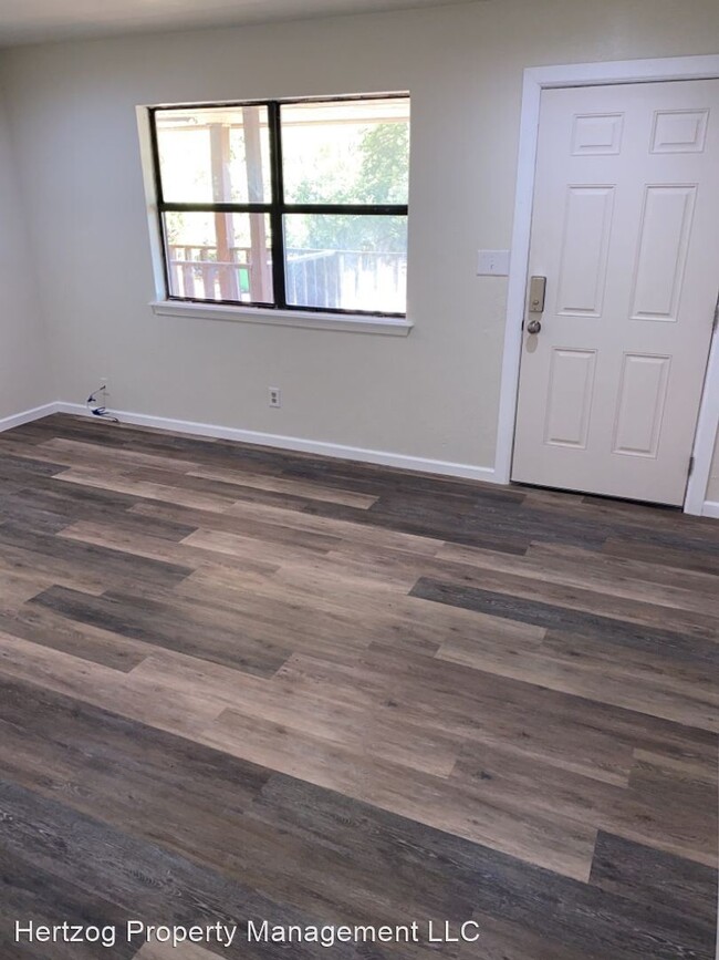 Building Photo - 1 br, 1 bath House - 403 N Jenkins Apt #21