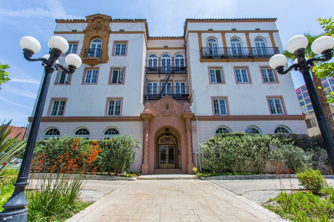 Foto del edificio - 620 S Ardmore Ave