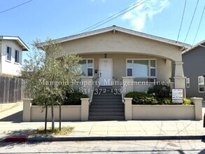 Building Photo - 572 Pearl St