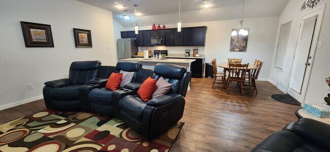 Building Photo - 2864 Pacifico Wy