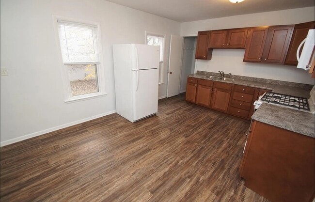 Building Photo - 18 Riverview Ln