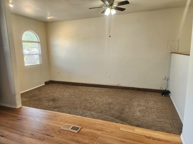 Building Photo - 52 Loch Lomond Ln