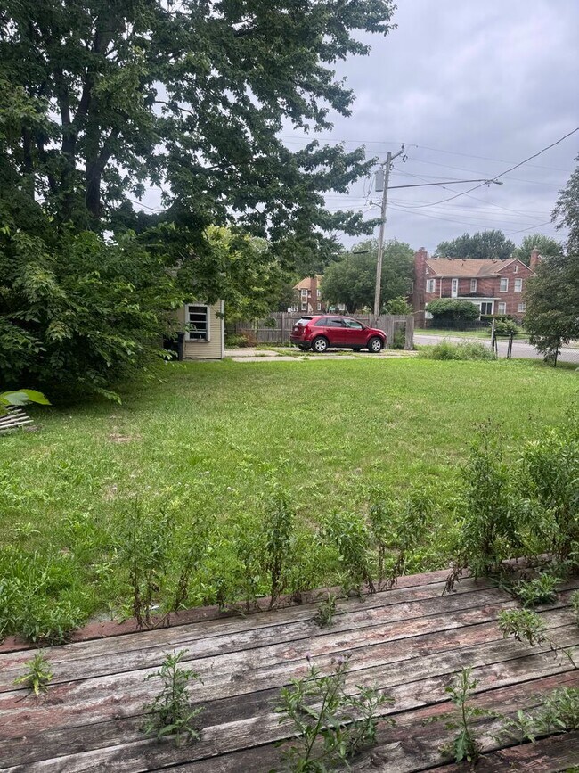 Building Photo - 16100 Glastonbury Rd