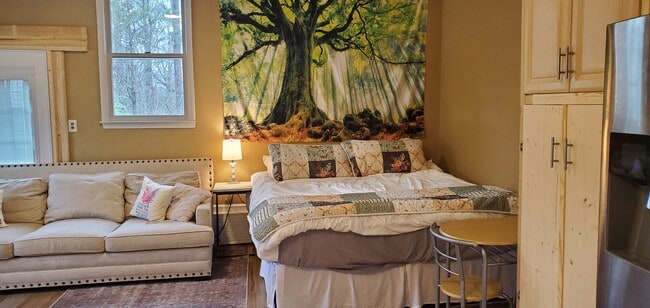 Foto del edificio - 683 Lakeside Dr