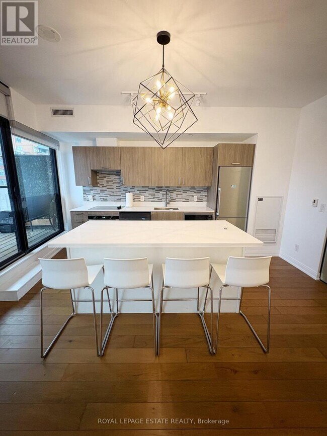 Building Photo - 1100 Kingston Rd