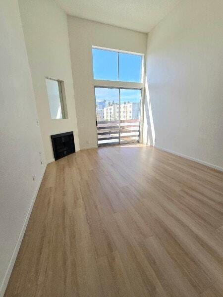 Building Photo - 3062 W. Fourth Street, Unit 308