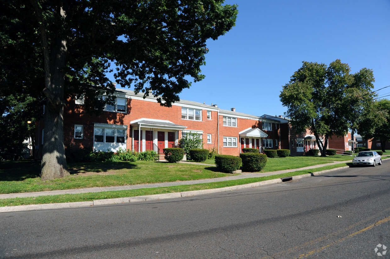 Primary Photo - Hamilton Village Apartments