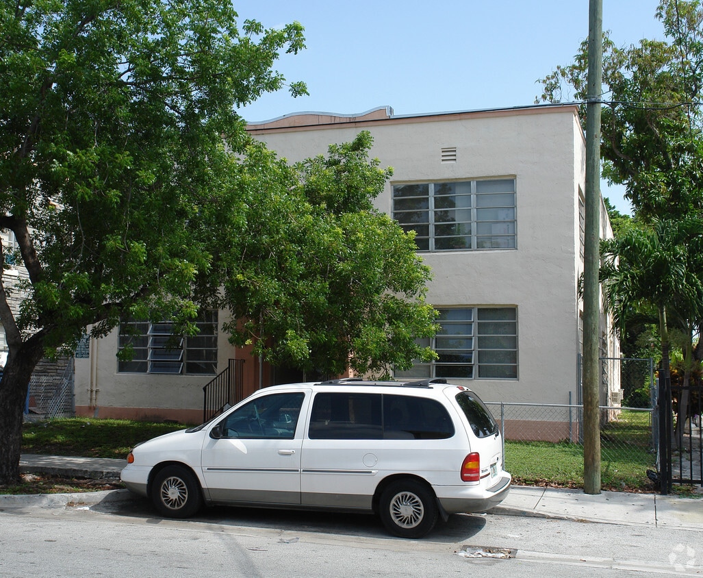 Foto principal - 965 SW 4th St