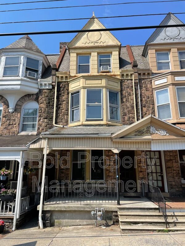 Primary Photo - 1368 Perkiomen Ave